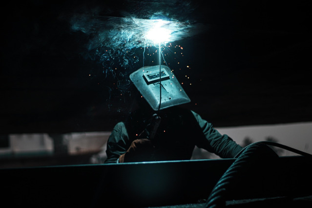 roof waterproofing torch workers